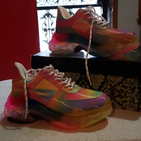 Sneakers - Picture 2 of 5